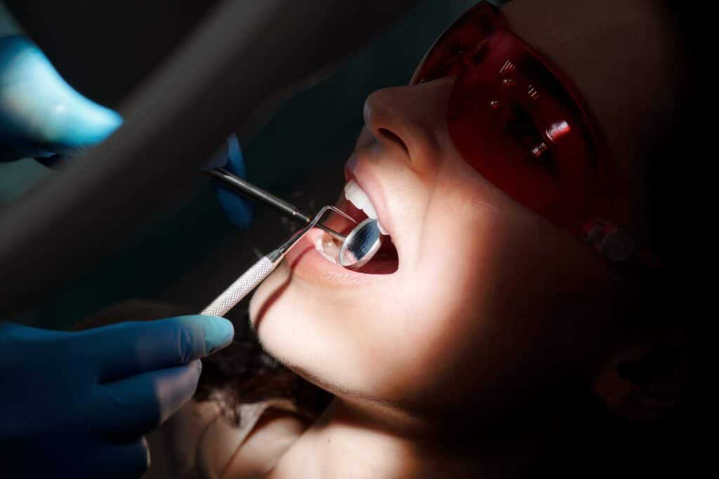 השתלת שן היא תהליך השתלת שן יכול להימשך מספר חודשים.
